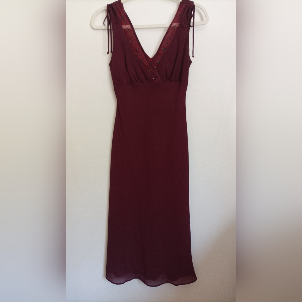 Windsor Red and Black Sheath Cocktail Dress